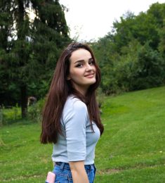 Caroline, 21 years old, Straight, Woman, Weirton, USA