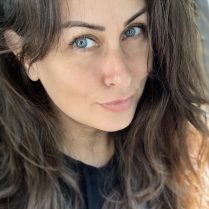 Loretta, 24 years old, StraightMonserrato, Italy