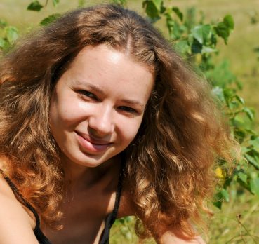 Nora, 18 years old, Holtsville, USA