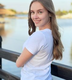 Julianne, 25 years old, Straight, Woman, Fort Hunt, USA